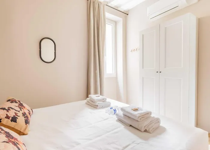 Bon Marche Apartment *