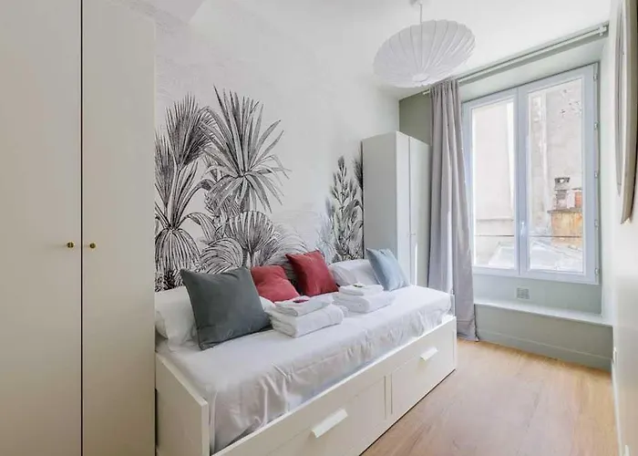 Bon Marche Apartment *